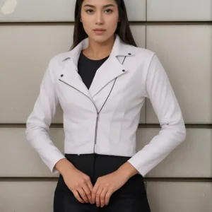 Linda Jaqueta Feminina em Couro (Material Sintético), corta vento,jaquetinha leve super da moda outono Inverno Essa jaqueta foi desenvolvida para dar ainda mais estilo ao seu look no dia a dia .